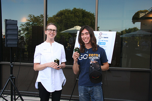 Graduate student Brandi McKuin and fellow Carbon Slam competitor Robert Arlen, from UC Davis